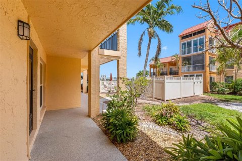 Condominio en venta en Saint Pete Beach, Florida, 1 dormitorio, 43.66 m2 № 2148846 - foto 5