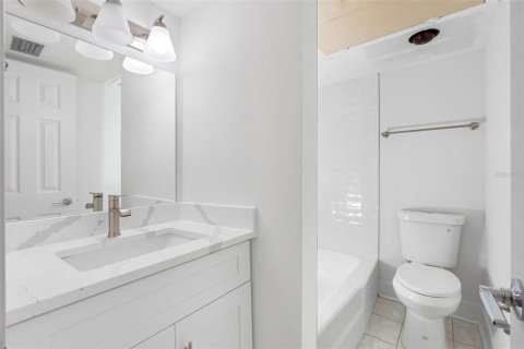 Condominio en venta en Saint Pete Beach, Florida, 1 dormitorio, 43.66 m2 № 2148846 - foto 24