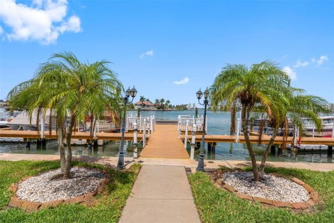 Condominio en venta en Saint Pete Beach, Florida, 1 dormitorio, 43.66 m2 № 2148846 - foto 29