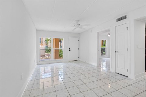 Condominio en venta en Saint Pete Beach, Florida, 1 dormitorio, 43.66 m2 № 2148846 - foto 10