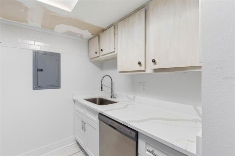 Condominio en venta en Saint Pete Beach, Florida, 1 dormitorio, 43.66 m2 № 2148846 - foto 13