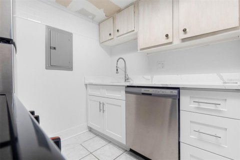 Condominio en venta en Saint Pete Beach, Florida, 1 dormitorio, 43.66 m2 № 2148846 - foto 16
