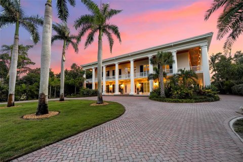 House in Sarasota, Florida 4 bedrooms, 762.63 sq.m. № 2221947