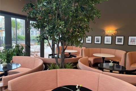 Condo in Miami, Florida, 2 bedrooms  № 2052801 - photo 13