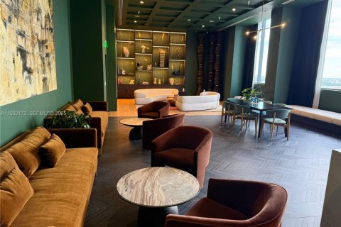 Condo in Miami, Florida, 2 bedrooms  № 2052801 - photo 14