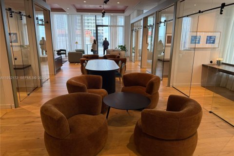 Condo in Miami, Florida, 2 bedrooms  № 2052801 - photo 16