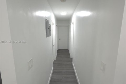 Villa ou maison à louer à Hollywood, Floride: 3 chambres, 135.54 m2 № 2046335 - photo 19