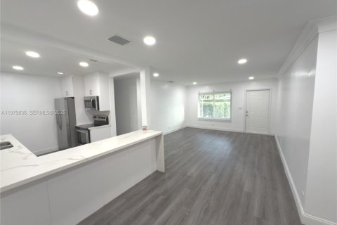 Villa ou maison à louer à Hollywood, Floride: 3 chambres, 135.54 m2 № 2046335 - photo 10