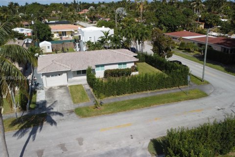 Villa ou maison à louer à Hollywood, Floride: 3 chambres, 135.54 m2 № 2046335 - photo 6