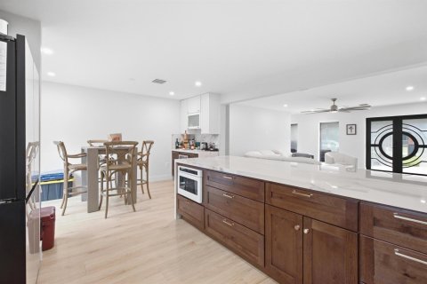 Villa ou maison à vendre à Fort Lauderdale, Floride: 4 chambres, 248.42 m2 № 2387930 - photo 14