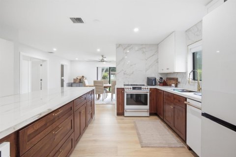 Villa ou maison à vendre à Fort Lauderdale, Floride: 4 chambres, 248.42 m2 № 2387930 - photo 13