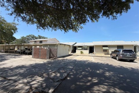 Condo in New Port Richey, Florida, 2 bedrooms  № 2223087 - photo 15