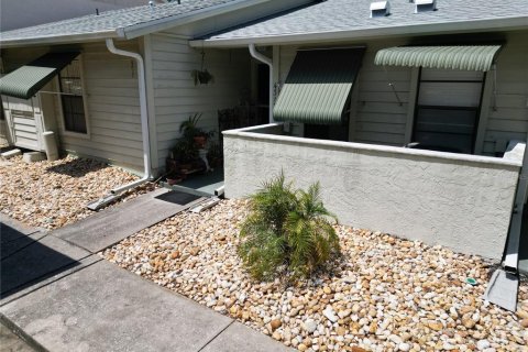 Condo in New Port Richey, Florida, 2 bedrooms  № 2223087 - photo 20