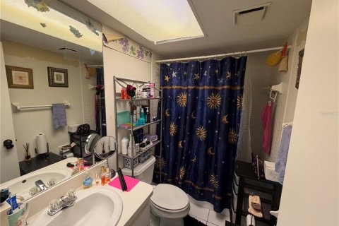 Condo in New Port Richey, Florida, 2 bedrooms  № 2223087 - photo 8