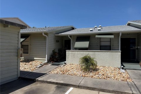 Condo in New Port Richey, Florida, 2 bedrooms  № 2223087