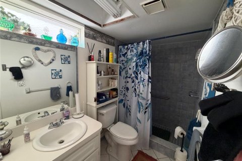 Condo in New Port Richey, Florida, 2 bedrooms  № 2223087 - photo 9
