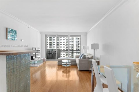 Купить кондоминиум в Майами-Бич, Флорида 1 спальня, 67.45м2, № 1921300 - фото 5