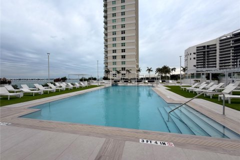 Condo in Miami, Florida, 1 bedroom  № 2023790 - photo 14