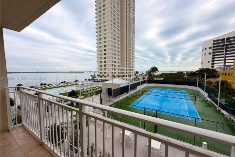 Condo in Miami, Florida, 1 bedroom  № 2023790 - photo 2