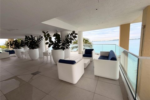 Condo in Miami, Florida, 1 bedroom  № 2023790 - photo 16