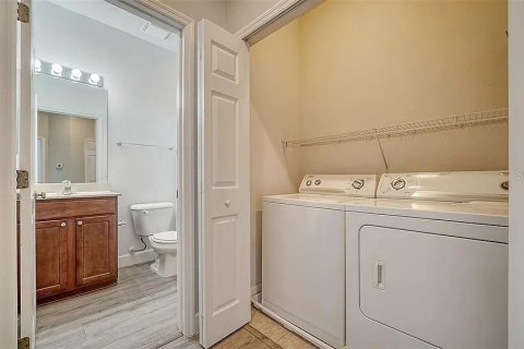 Condominio en alquiler en Sarasota, Florida, 3 dormitorios, 131.64 m2 № 1866328 - foto 13