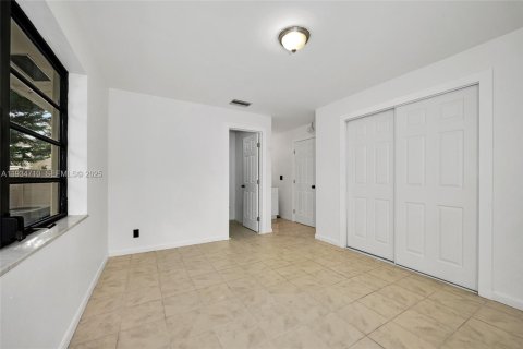 Casa en alquiler en Fort Lauderdale, Florida, 2 dormitorios, 83.61 m2 № 1992921 - foto 12