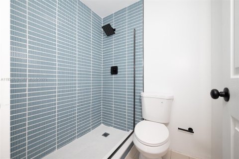 Casa en alquiler en Fort Lauderdale, Florida, 2 dormitorios, 83.61 m2 № 1992921 - foto 15