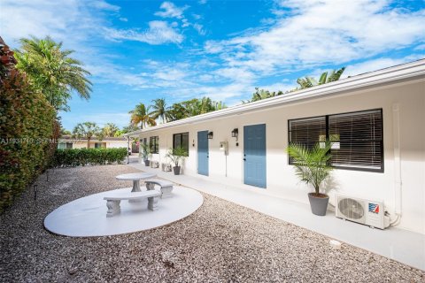 Casa en alquiler en Fort Lauderdale, Florida, 2 dormitorios, 83.61 m2 № 1992921 - foto 1