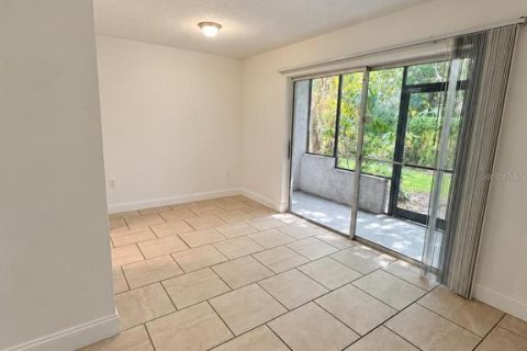 Appartement à louer à Orlando, Floride: 2 chambres, 90.67 m2 № 2430889 - photo 12