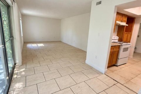 Appartement à louer à Orlando, Floride: 2 chambres, 90.67 m2 № 2430889 - photo 13