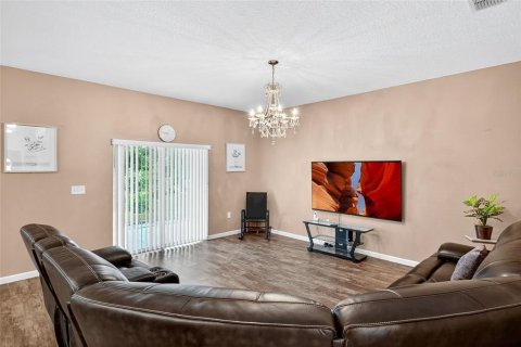 House in Mascotte, Florida 3 bedrooms, 159.05 sq.m. № 1855922 - photo 13