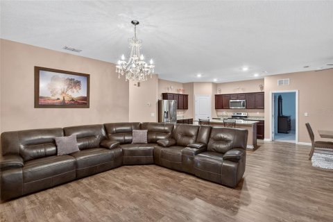 House in Mascotte, Florida 3 bedrooms, 159.05 sq.m. № 1855922 - photo 12