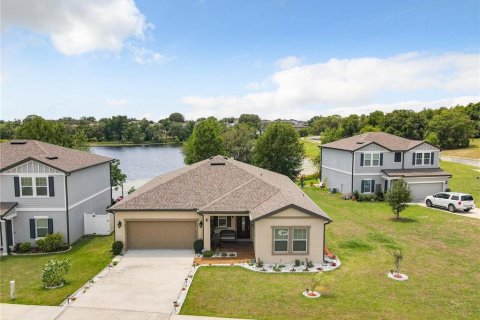 House in Mascotte, Florida 3 bedrooms, 159.05 sq.m. № 1855922 - photo 2