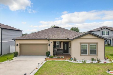 House in Mascotte, Florida 3 bedrooms, 159.05 sq.m. № 1855922 - photo 1