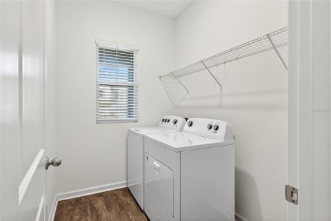 House in Mascotte, Florida 3 bedrooms, 159.05 sq.m. № 1855922 - photo 24