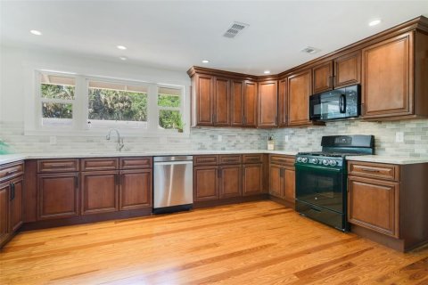 Casa en venta en New Smyrna Beach, Florida, 3 dormitorios, 200.67 m2 № 1648120 - foto 7
