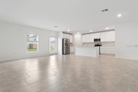 Villa ou maison à louer à Eagle Lake, Floride: 5 chambres, 220.18 m2 № 2426838 - photo 7