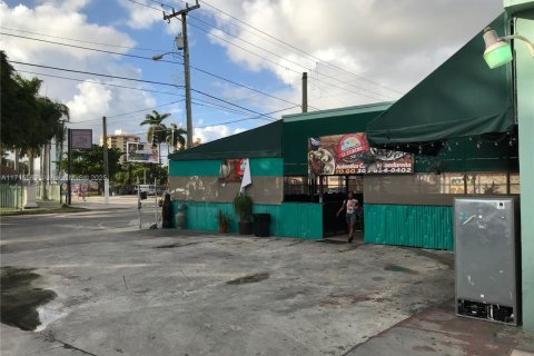 Купить коммерческую недвижимость в Майами, Флорида № 2035858 - фото 23