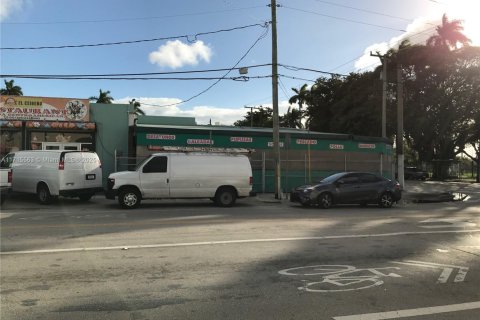 Купить коммерческую недвижимость в Майами, Флорида № 2035858 - фото 18