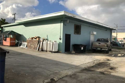 Купить коммерческую недвижимость в Майами, Флорида № 2035858 - фото 21