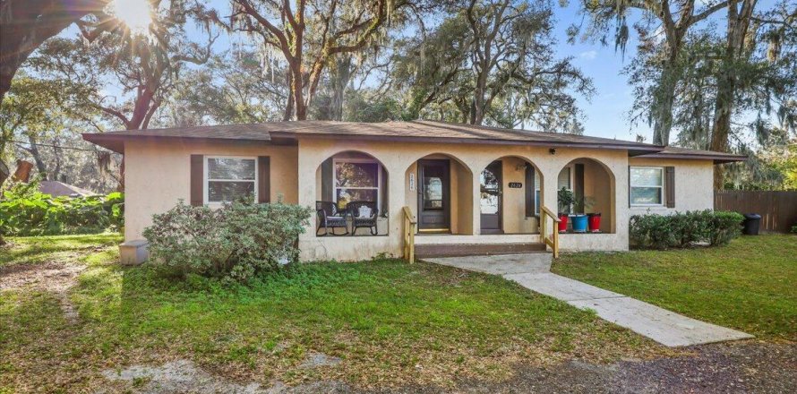 Duplex in Orange Park, Florida 4 bedrooms, 161.65 sq.m. № 848758