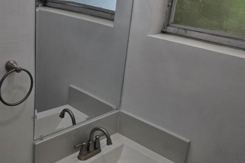 Appartement à louer à North Miami, Floride: 3 pièces, 18.58 m2 № 2406086 - photo 6