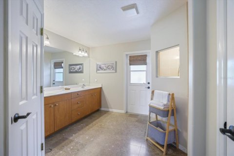 House in Port Charlotte, Florida 3 bedrooms, 172.98 sq.m. № 2208261 - photo 23