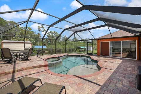 House in Port Charlotte, Florida 3 bedrooms, 172.98 sq.m. № 2208261 - photo 4