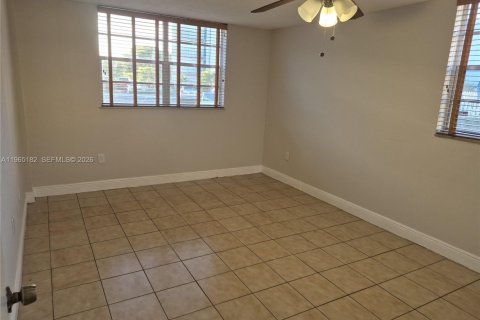 Condominio en venta en Miami, Florida, 2 dormitorios, 105.44 m2 № 2027163 - foto 2