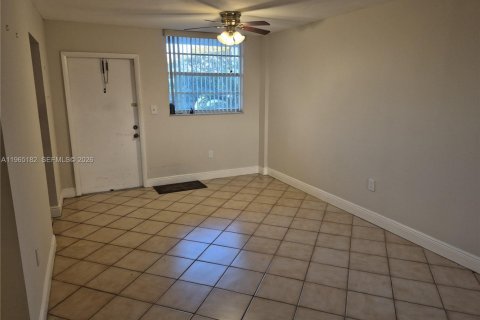 Condominio en venta en Miami, Florida, 2 dormitorios, 105.44 m2 № 2027163 - foto 11