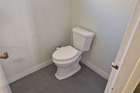 Condominio en venta en Miami, Florida, 2 dormitorios, 105.44 m2 № 2027163 - foto 5