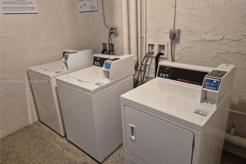 Condominio en venta en Miami, Florida, 2 dormitorios, 105.44 m2 № 2027163 - foto 17