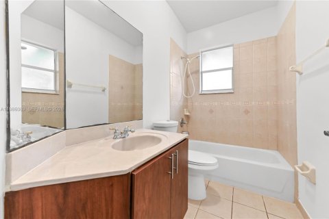 Touwnhouse à louer à Miramar, Floride: 3 chambres, 143.91 m2 № 2047638 - photo 21