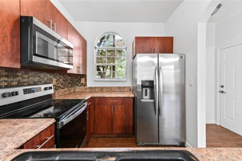 Touwnhouse à louer à Miramar, Floride: 3 chambres, 143.91 m2 № 2047638 - photo 8